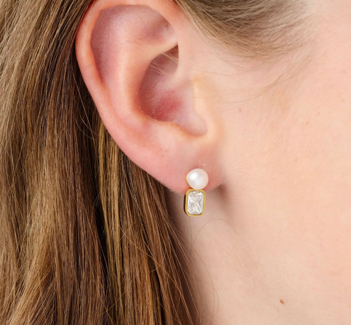 Pearl stud with diamond charm