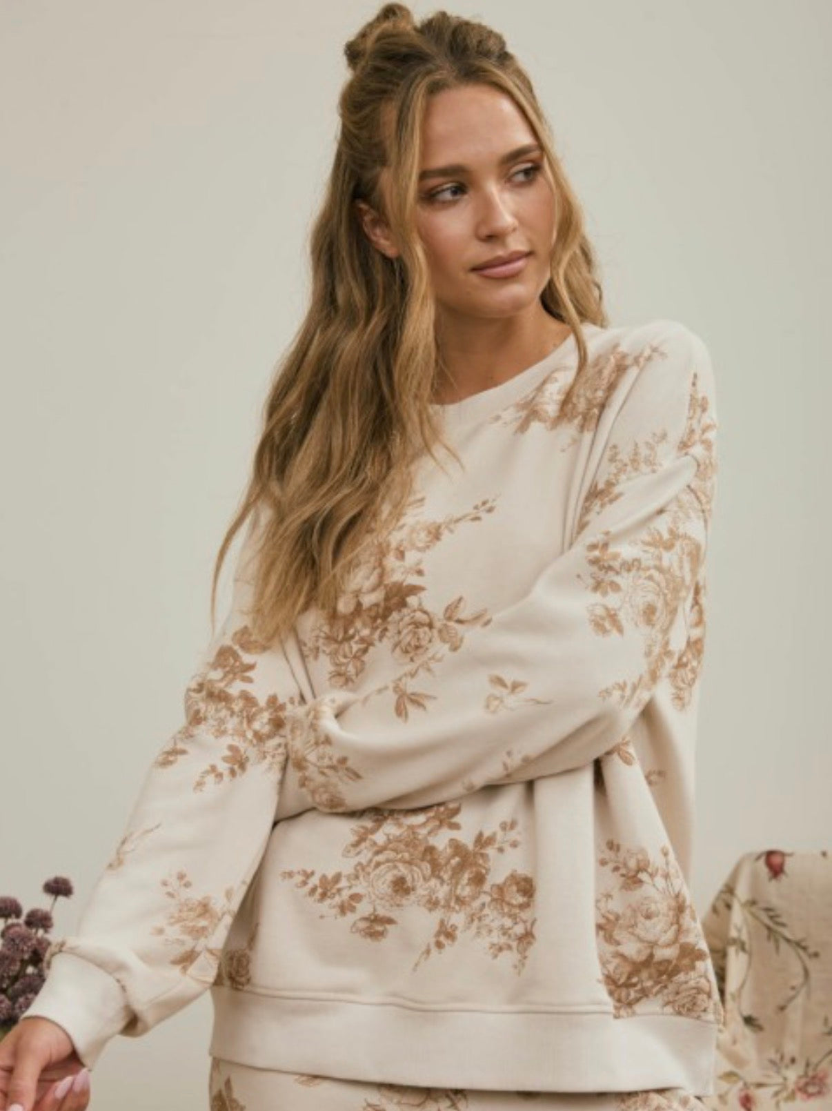 FLORAL LONG SLEEVE CREW NECK
